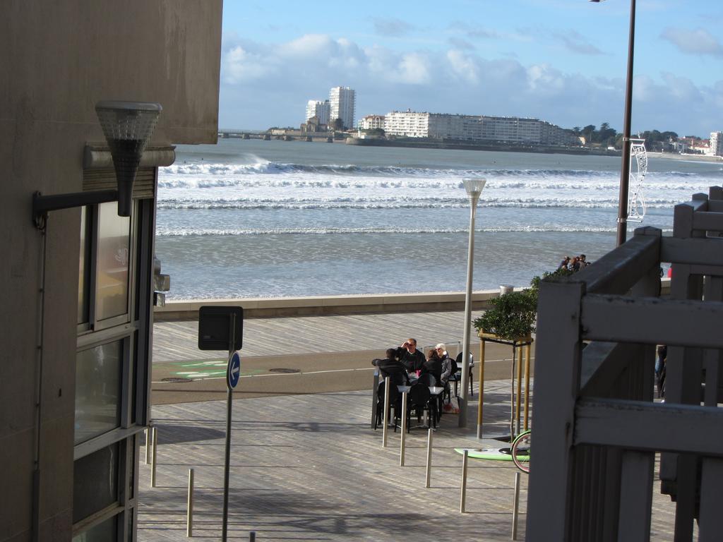 Hotel & Cantine De La Plage Les Sables-d'Olonne Exterior photo